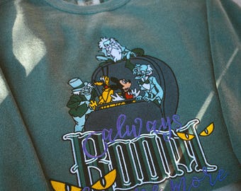 Felpa girocollo ricamata Haunted Mansion: Comfort Colors Ghost