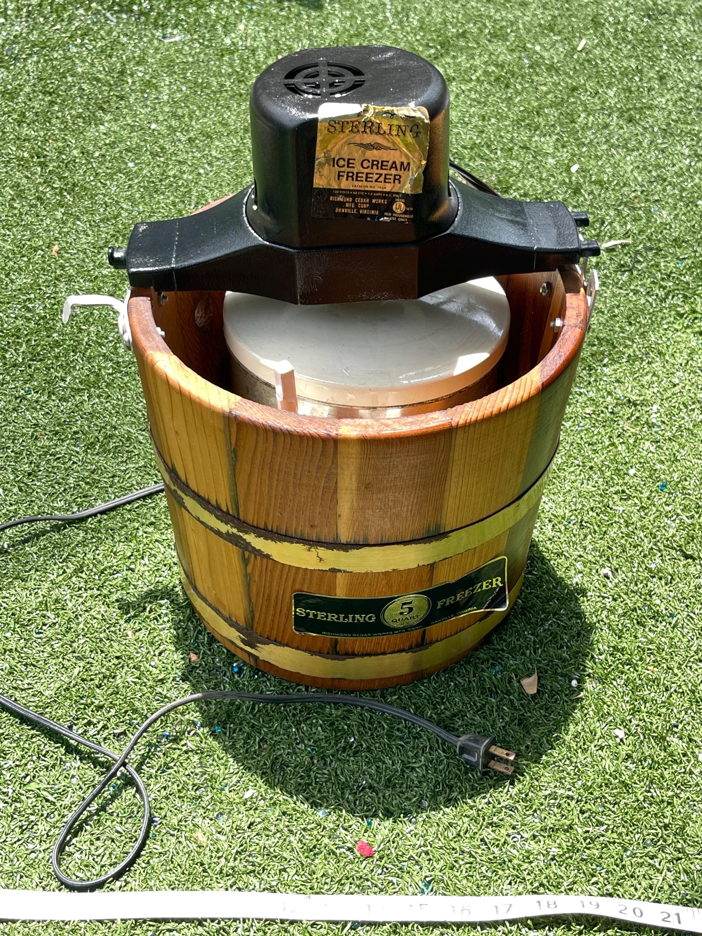 Vintage Sterling (richmond Cedar Works) 5‑quart Electric Ice Cream