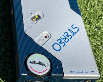 Vintage Realistic Stereo Mate Cassette Player – Retro Blue Silver AM/FM Auto Reverse Walkman