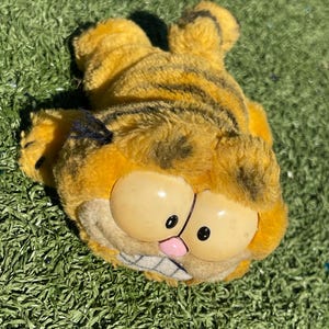 Vintage 1978 Garfield Plush Stuffed Animal by Dakin – 7” Big Plastic Eyes, Collectible Cartoon Cat
