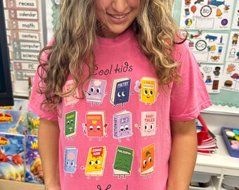 Camiseta gráfica con colores cómodos para niños que leen libros - Camiseta linda para amantes de los libros - Camiseta linda para maestros