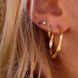 Creolen in Organischer Form | Schlichte Creolen Gold | Dezente Ohrringe in Gold Hoops | Schmuckgeschenke Ohrringe Creolen