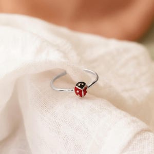 Bague enfant en argent avec coccinelle émaillée | Bague pour enfant, taille ajustable | Jolie bague à motif animal, ensemble de bijoux en argent