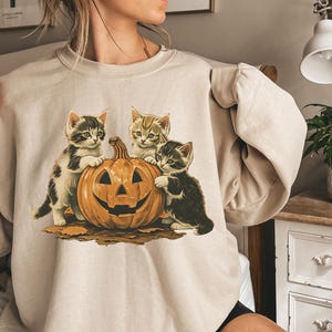 Vintage 90s Cat Halloween Sweatshirt, Retro Halloween Shirt, Spooky Season Tee, Pumpkin Shirt, Cat Lover Tee, Spooky Season, Comfort Colors®