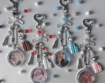 Sabrina Carpenter Charm Keychain, Pop Star Fanmerch