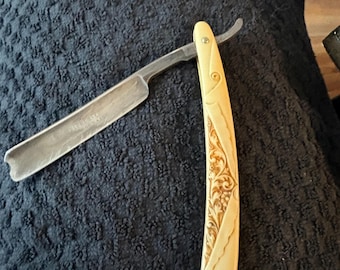 Vintage Carved Art Nouveau, Torrey, Celluloid Handle Straight Razor!