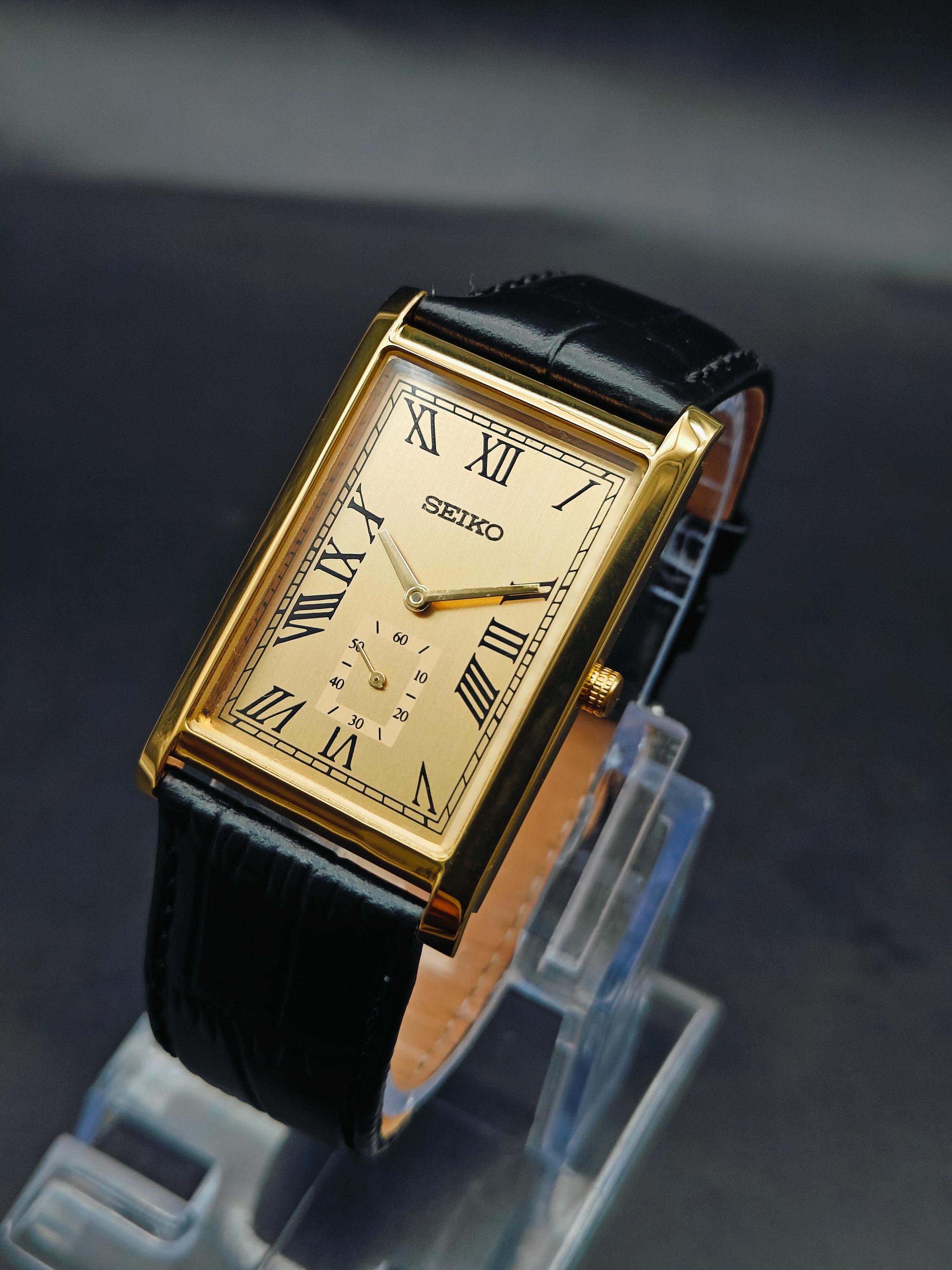 A6 希少 稼動品 SEIKO DOLCE 80年代ヴィンテージ A6 希少 稼動品 SEIKO DOLCE スクエア型 80年代ヴィンテージ