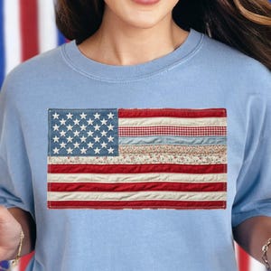 Camiseta con estampado de retazos de imitación de la bandera estadounidense Comfort Colors 1717 Camiseta patriótica de verano 4 de julio Estados Unidos 250