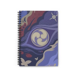 Könnte beinhalten: Spiralgebundenes Notizbuch mit einem stilisierten Augendesign in Lila, Blau und Beige. Das Cover-Design zeigt ein zentrales Emblem, wolkenartige Formen und Schmetterlingssilhouetten. Die Spiralbindung des Notizbuchs ist schwarz.