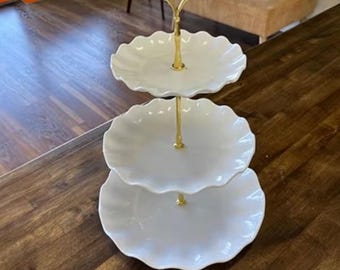 Elegant White 3 Tier Cupcake Stand Holder – Sturdy Plastic Dessert Display Tower for Cupcakes, Donuts, Fruits & Party Treats