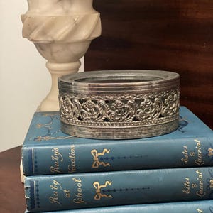 Vintage Filigree Silver-Plated Trinket Box – Keepsakes Under Glass