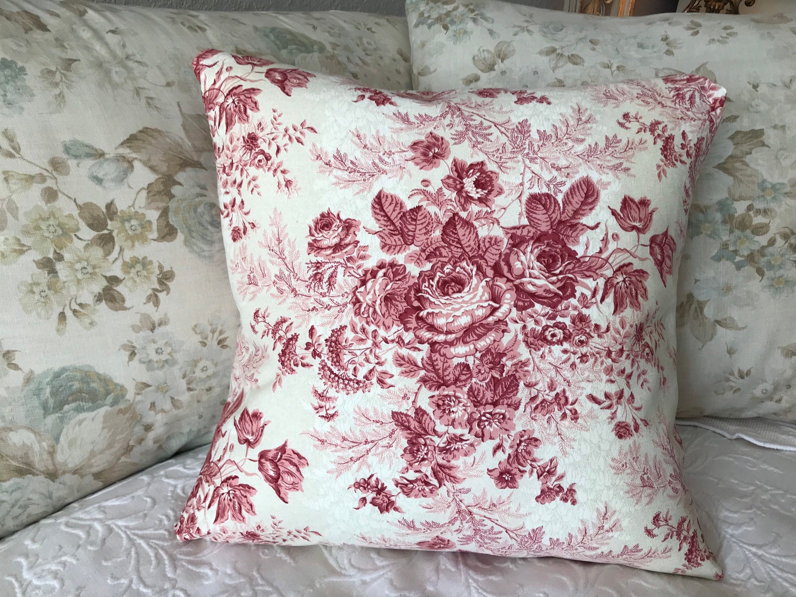 Laura Ashley TOILE Pillow Cover RED ROSES on gold background Etsy