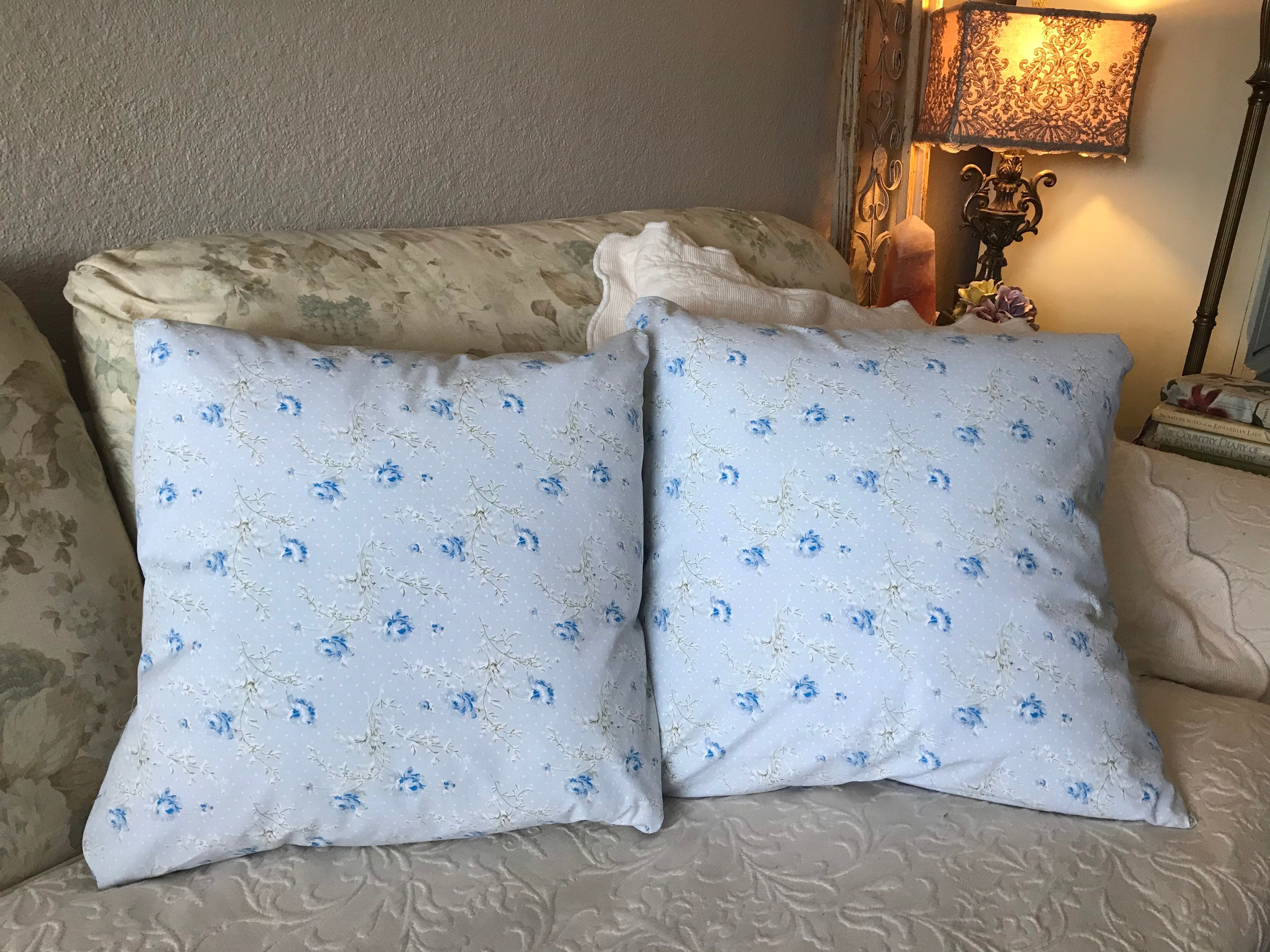 ding afstand vaardigheid SHABBY CHIC Pillow Cover Beautiful and Dainty Floral in Shabby - Etsy