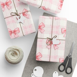 Papel de regalo a cuadros con lazo rosa, papel de bellas artes de 90 g/m² imagen 3