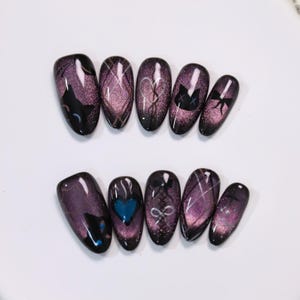 Paarse Cat Eye pers op nagels, gotische kat ontwerp nepnagels, handgemaakte sprankelende herbruikbare nail art set, schattige donkere esthetische nagels