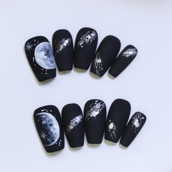 Moon and Galaxy Press On Nails, zwarte matte kunstnagelset met ruimteontwerp, handgemaakte aangepaste herbruikbare acrylnagels voor kosmische stijl