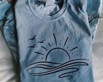 Comfort Colors Sun Ocean Shirt - Trendy Beach Tee - Cute Minimalist Summer Tee - Linear Graphic Boho Summer T Shirt