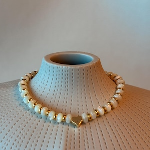 Natural Mother of Pearl Bracelet – Gold Plated Beads – Shell Bead Bracelet – Handmade Jewelry – Gift for Her