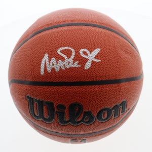 Magic Johnson Hand Signed Basketball – Beckett COA, Lakers Legend, Hall of Fame Memorabilia