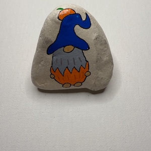 Hand-Painted Gnome in Pumpkin Rock – Fall Décor, Autumn Gift, Cozy Farmhouse Style