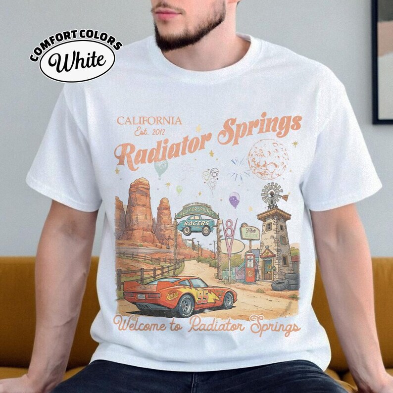 Camiseta vintage de Radiator Springs Comfort Colors, camiseta de Rayo McQueen de Disney, camisetas familiares de Pixar Cars, camiseta de vacaciones de Disney, camiseta de Disneyland imagen 4
