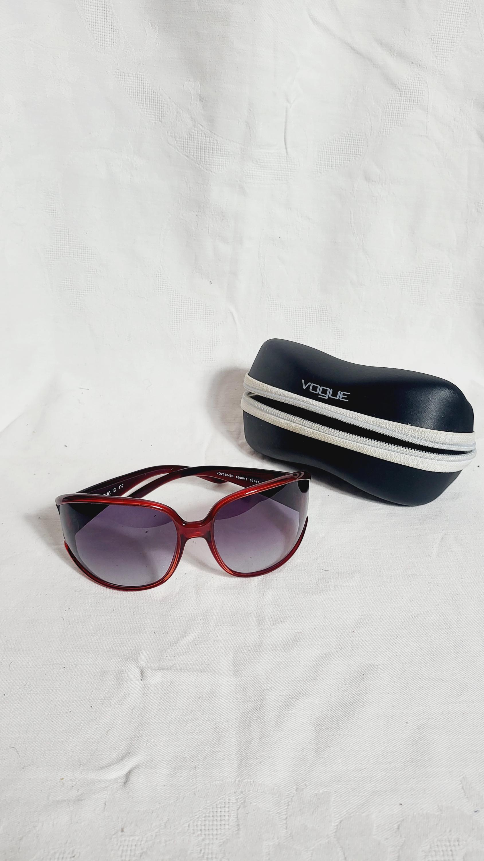 NEW! Vintage VOGUE Sunglass Case Vogue Sunglasses Eyeglasses Faux Leather Rectangle Snap Case  main image 2