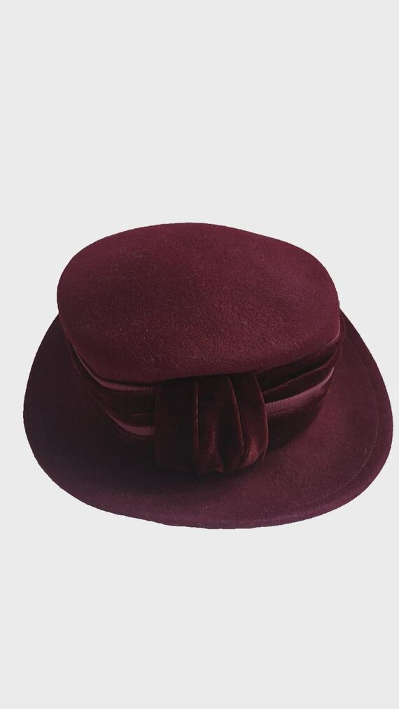 Vintage Burgundy Felt Hat – Favorite Modell – Velvet Ribbon  display picture 2