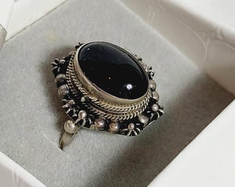 Vintage Sterling Silver Black Onyx Locket Ring | Ornate Floral Secret Ring, US Size 7