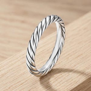 Minimalist Sterling Silver Cable Ring - Modern Chic Design