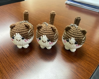 かぎ針編みの猫のキーホルダー：初心者向けあみぐるみキット - 手作り