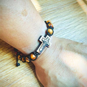 Handgjort rosenkransarmband i olivträ - Justerbara kristna bönepärlor