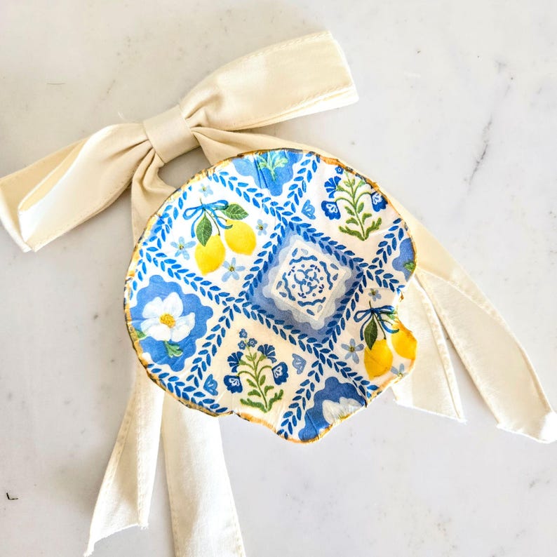 Chinoiserie Shell Ring Dish, Cute Coastal Blue Toile Summer Seashell ...