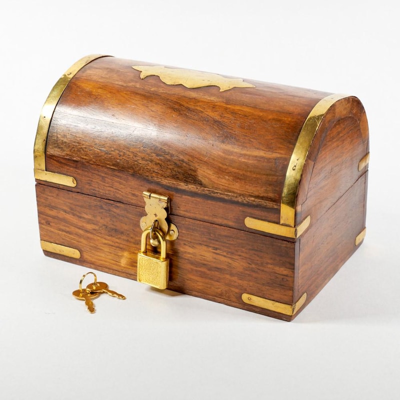 Treasure chest mini cube bag main image 1