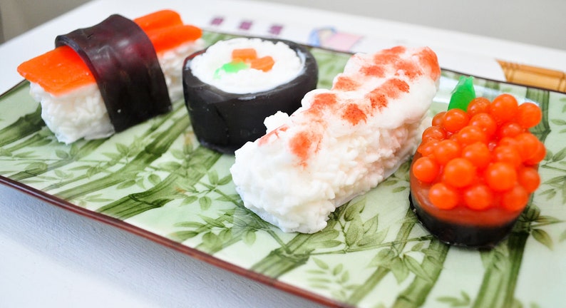 Set de jabón de sushi, regalo creativo del día de las madres para ella, regalo de mordaza hecho a mano para hombres, regalo de cumpleaños para él, jabón de pescado japonés imagen 5