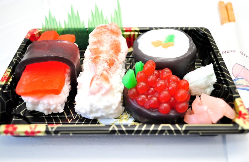 Set de jabón de sushi, regalo creativo del día de las madres para ella, regalo de mordaza hecho a mano para hombres, regalo de cumpleaños para él, jabón de pescado japonés imagen 3