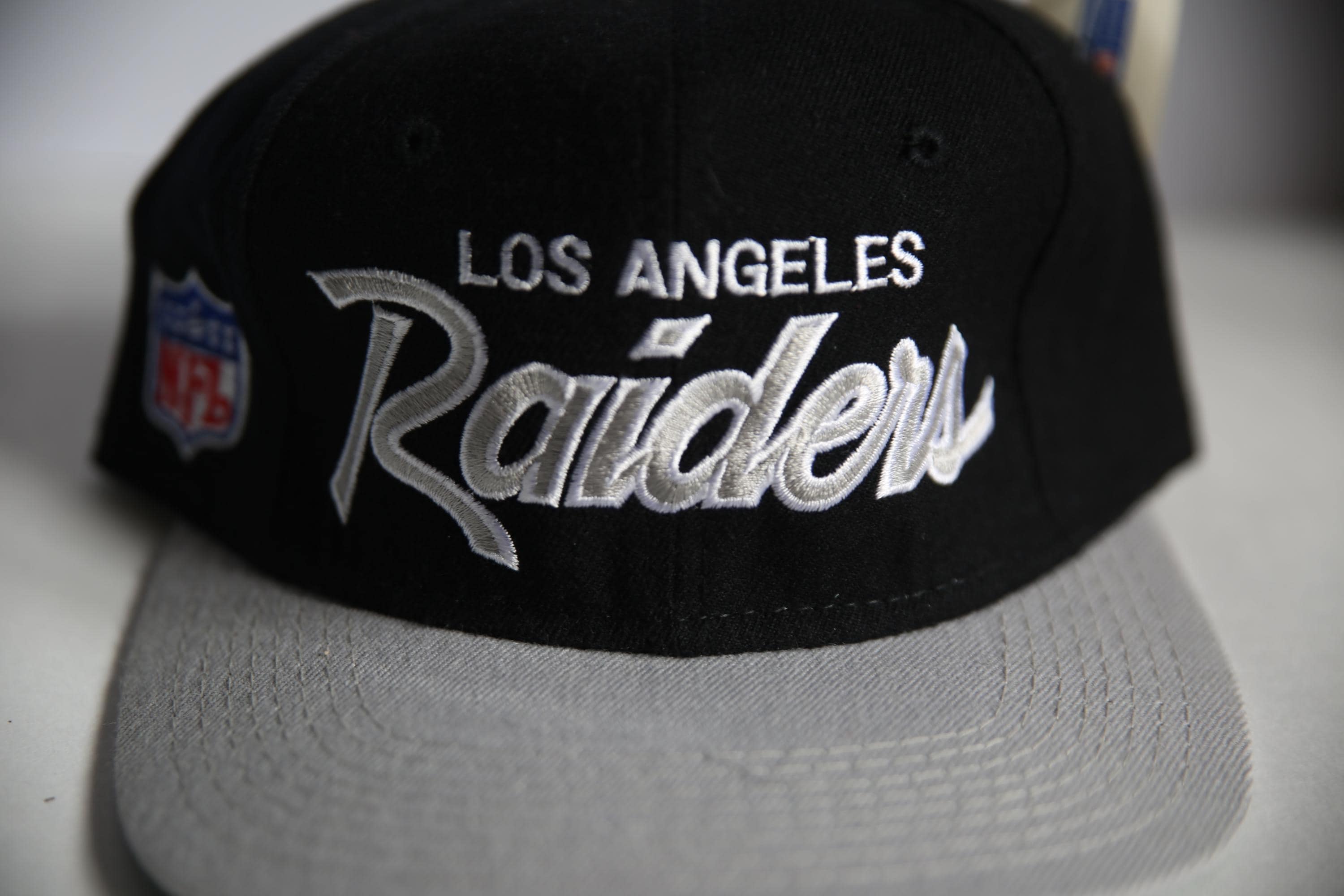 RAIDERS ストライプキャップ NFL公式 90s 希少 デッド Vintage Los Angeles Raiders Sport Specialties Fitted Hat - Etsy