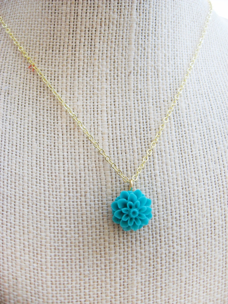 Turquoise Flower Necklace main image 1