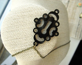 Vintage Style Black Keyhole Necklace