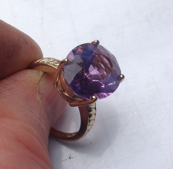 10K yellow gold Victorian Amethyst solitaire ring… - image 4