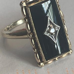 10k gold and black onyx and diamond accent estate ring