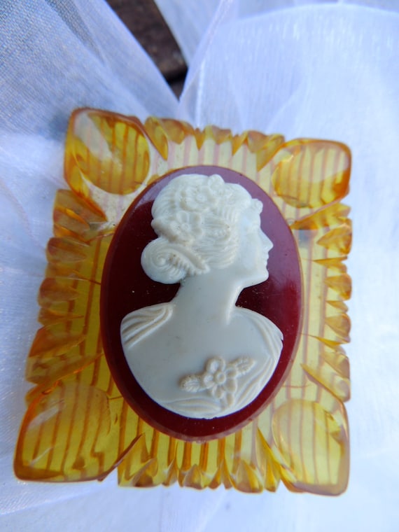 Victorian Celluloid three tone cameo brooch      … - image 1
