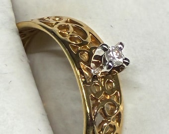 10K yellow gold filigree diamond solitaire ring