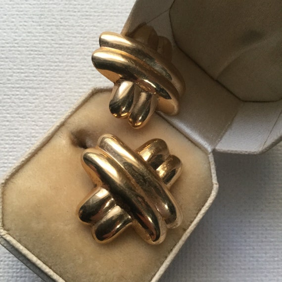14K yellow gold designer earrings  2 grams