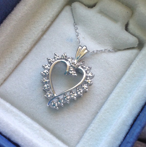 10K white gold diamond heart pendant    VJSE - image 1