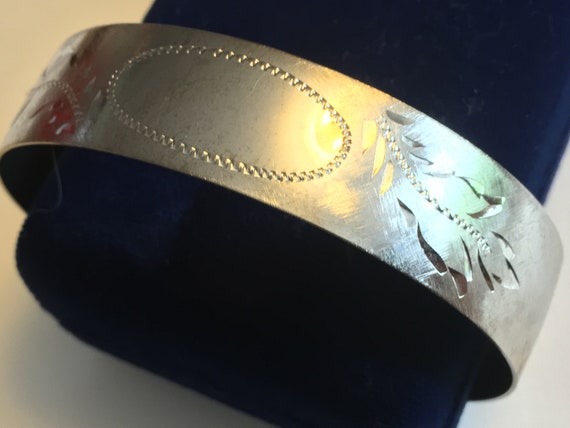 Sterling silver bangle carved floral   VJSE - image 3