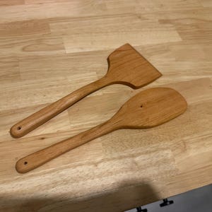 Handgjorda köksredskap i trä – Giftfri spatel, sked och vändare – Säker för gjutjärn – Minimalistiska köksredskap bild 9