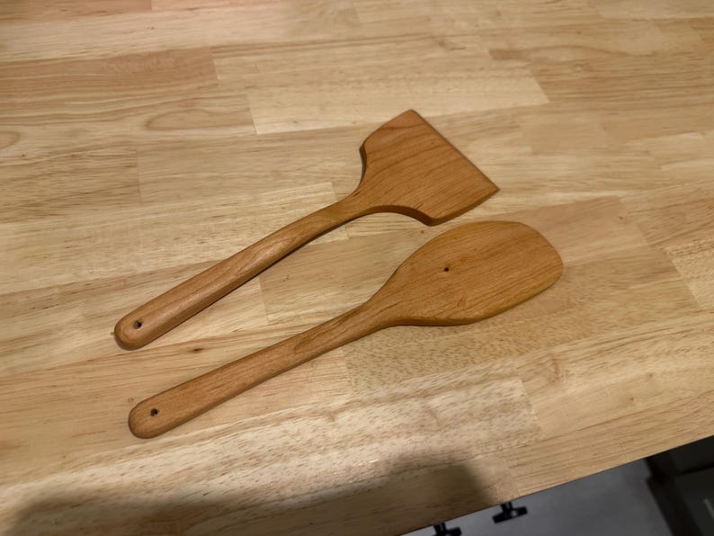 Handgjorda köksredskap i trä – Giftfri spatel, sked och vändare – Säker för gjutjärn – Minimalistiska köksredskap bild 9