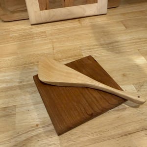 Handgjorda köksredskap i trä – Giftfri spatel, sked och vändare – Säker för gjutjärn – Minimalistiska köksredskap Small Angle Spatula
