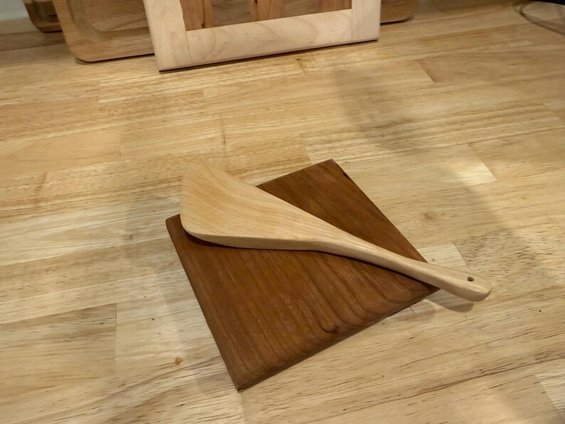 Handgjorda köksredskap i trä – Giftfri spatel, sked och vändare – Säker för gjutjärn – Minimalistiska köksredskap Small Angle Spatula