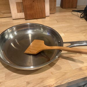 Handgjorda köksredskap i trä – Giftfri spatel, sked och vändare – Säker för gjutjärn – Minimalistiska köksredskap bild 4